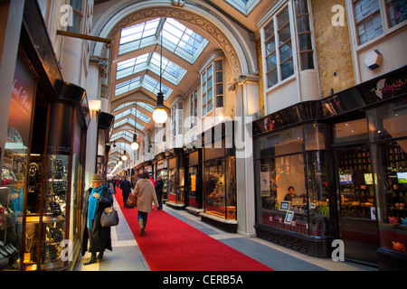 Burlington Arcade dans Piccadilly Banque D'Images