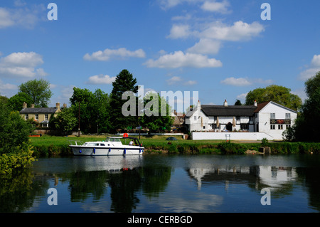 The Old Ferry Boat Inn, la plus vieille Angleterre inn, près de la rivière Great Ouse à St Asaph. Banque D'Images