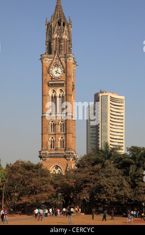 L'Inde, Maharashtra, Mumbai, Oval Maidan, de la Tour Rajabai ., Stock Exchange en arrière-plan, les gens, Banque D'Images