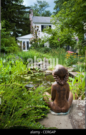 Jardin et étang à Vollmer Garden, Murray Hill Banque D'Images