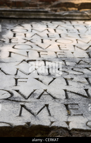 Via Appia Appia Antica (tombstone) inscription close-up Banque D'Images