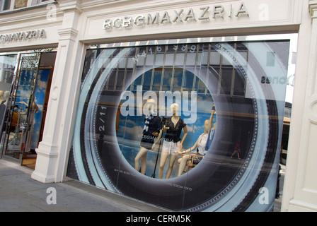 BCBGMAXAZRIA boutique de mode de King's Road London UK Banque D'Images