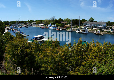 Peu de remous dans la baie de Tobermory, Ontario, Canada Banque D'Images