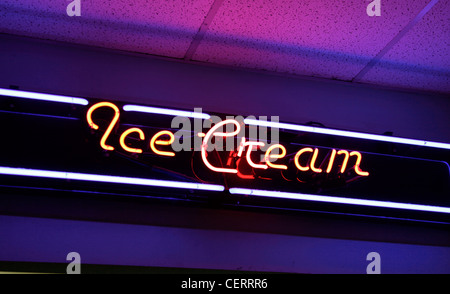 VINTAGE ICE CREAM NEON SIGN,USA Banque D'Images