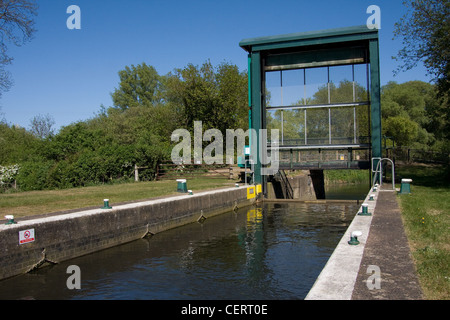 Verrouillage blanc Mills River Nene Banque D'Images