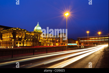 Mitchell Library, Glasgow, Ecosse la nuit. Banque D'Images