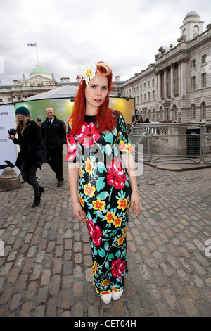 Londres, 21/02/2012, Paloma Faith était à la mode a été à Somerset House Fashion 2012 à Londres Banque D'Images