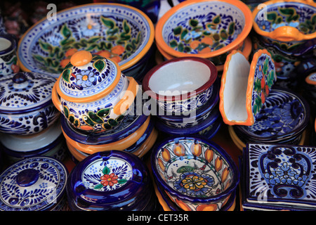 Les céramiques, poteries Talavera, marché El Parián, Puebla, centre historique, l'État de Puebla, Mexique Banque D'Images