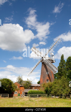 Buttrum's Mill (Trott's Mill) construit en 1836, une élève de ll énumérés tower mill qui a été restauré en état de fonctionnement. Banque D'Images