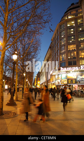 Avenue des Champs-Élysées (8ème arrondissement, rive droite), Paris, Ile de France, France, Europe Banque D'Images