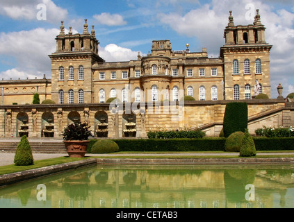 Vue vers l'arrière de Blenheim Palace. Banque D'Images