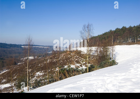 Un3 Trunk Road dans la neige Hindhead Surrey UK Banque D'Images