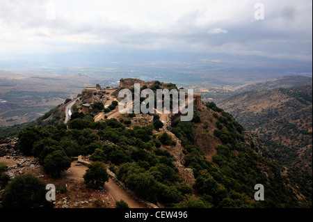 Vue de la forteresse de Nimrod Mont Hermon, sur les hauteurs du Golan et la vallée du Jourdain à l'arrière-plan Banque D'Images