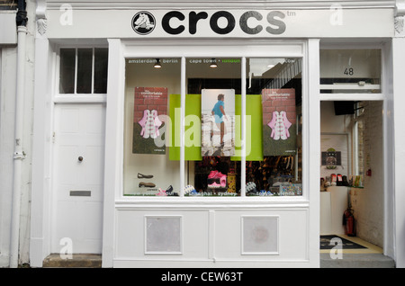 Magasin de chaussures Crocs dans Neal Street, Covent Garden, Londres, Angleterre Banque D'Images