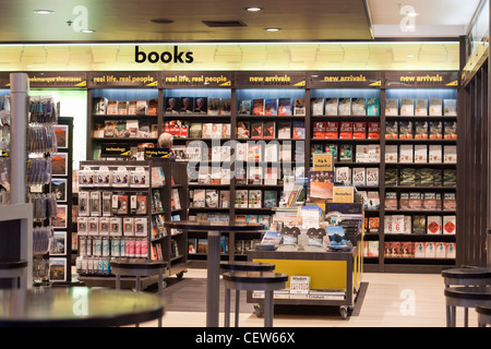 Librairie à l'Aéroport International d'Auckland, Nouvelle-Zélande. Banque D'Images