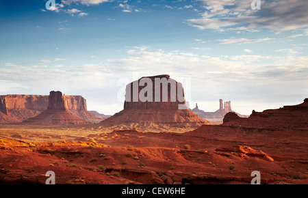 Tôt le matin jusqu'à Monument Valley, Arizona, USA Banque D'Images