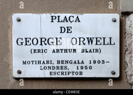 Barcelone, Espagne. Plaque de rue dans la Placa de George Orwell Banque D'Images