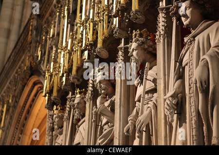 Dans l'écran chorale York Minster illustrant les rois d'Angleterre, York, North Yorkshire, UK Banque D'Images