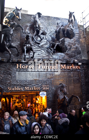 Le cheval à Camden Market Tunnel Banque D'Images