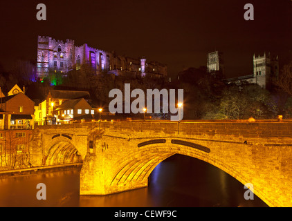 Framwellgate Bridge avec Château de Durham et cathédrale de Durham dans l'arrière-plan au Durham lumiere Banque D'Images