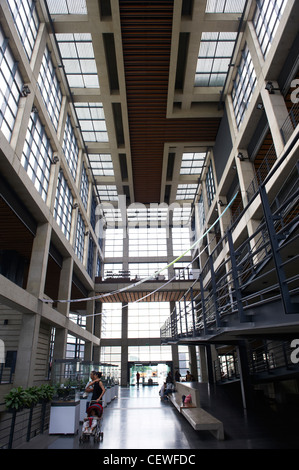 Le hall principal de l'Yingge Ceramics Museum. Banque D'Images