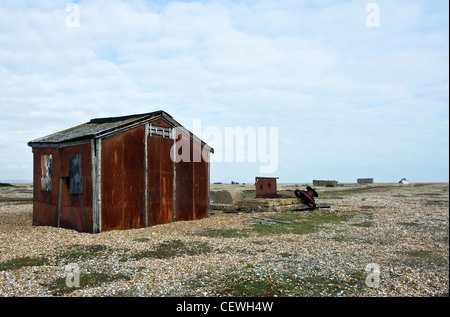 Une vieille cabane abandonnée sur la plage de Dungeness Banque D'Images