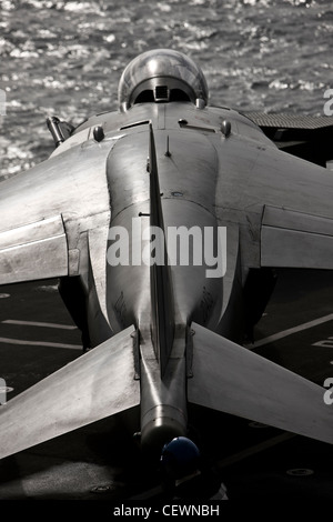 Jet Harrier sur les porte-avions HMS Illustrius Banque D'Images