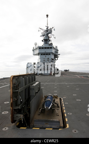 Jet Harrier sur les porte-avions HMS Illustrius Banque D'Images