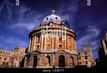 La Radcliffe Camera à Oxford au lever du soleil. Banque D'Images