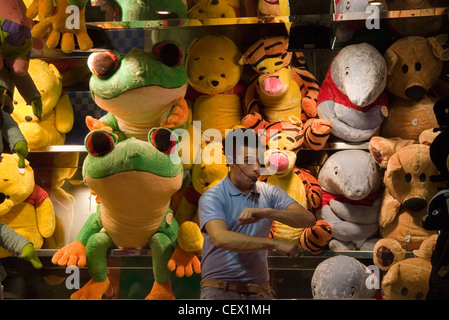 Carnie avec des jouets mous à Abingdon juste. Banque D'Images