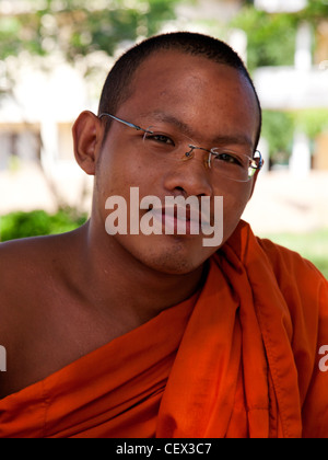 Portrait d'un jeune moine bouddhiste au Cambodge Kratie, Banque D'Images