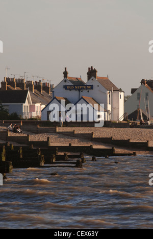 Une vue de la pub sur la plage Neptune à Whitstable Banque D'Images