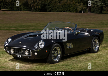 Classic Noir voiture sport Ferrari California Banque D'Images