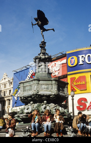 Piccadilly Circus, Eros statue, London England UK English tourisme touristes visiteurs Banque D'Images