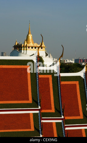 Vue sur le Mont d'Or de Wat Ratchanatdaram à Bangkok, Thaïlande Banque D'Images