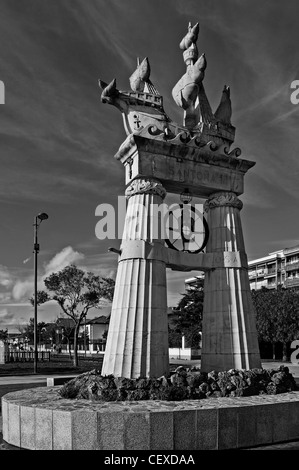 Monument à Juan de la Cosa. Sculpture à la mémoire du créateur de la première carte du monde en l'an 1500 et co-découvreur de l'Amérique avec Columbus Banque D'Images