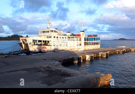 Traversier pour passagers reliant les îles de Luzon et de Samar, aux Philippines. Sorsogon, Luzon, dans la province d'Albay, Bicol, Philippines, Asie du Sud-Est Banque D'Images