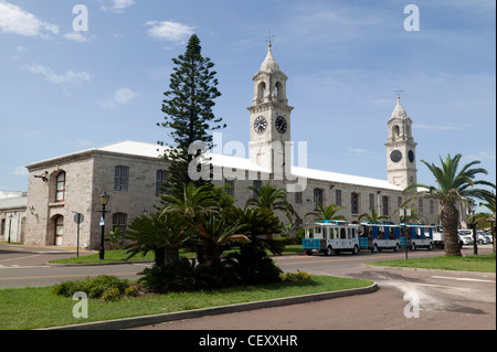 Sur l'entrepôt en pierre Clocktowers, bâtiment Royal Naval Dockyard, aux Bermudes. Banque D'Images