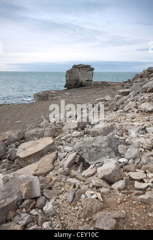 Pulpit Rock debout fier sur Portland Bill dans le Dorset Banque D'Images