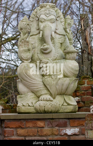 Une statue de pierre de l'éléphant hindou Ganesha divinité de Dieu Banque D'Images