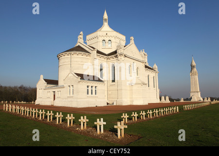 Le cimetière de guerre national à Notre-Dame de Lorette, Ablain-Saint-Nazaire, France. Banque D'Images