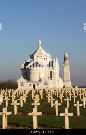 Le cimetière de guerre national à Notre-Dame de Lorette, Ablain-Saint-Nazaire, France. Banque D'Images