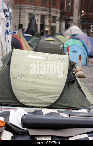 Occupy London est une manifestation pacifique et manifestation contre l'inégalité économique, le manque de logements abordables. Banque D'Images