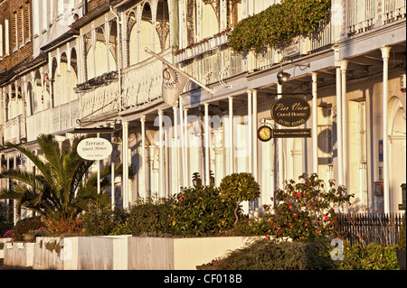 SOUTHEND-ON-SEA, ESSEX, Royaume-Uni - 19 FÉVRIER 2012 : maisons en terrasse géorgienne à Royal Terrace dans la zone de conservation de Cliftown Banque D'Images