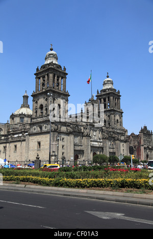 Cathédrale métropolitaine, la plus grande église en Amérique latine, Zocalo, Plaza de la Constitucion, Mexico, Mexique Banque D'Images