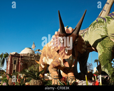 2012 Rose Parade float parrainé par la ville de Los Angeles et de l'A.L. Musée d'histoire naturelle. Banque D'Images