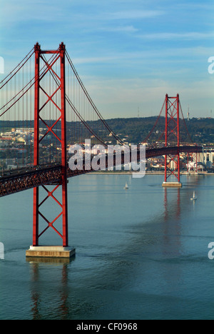 Le 25 avril Pont sur le Tage, Lisbonne, Portugal, Europe Banque D'Images