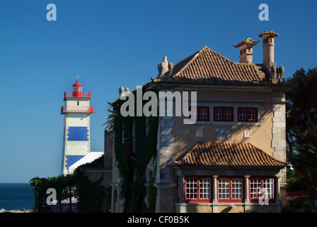 Le phare de Santa Marta à Cascais, Portugal Banque D'Images