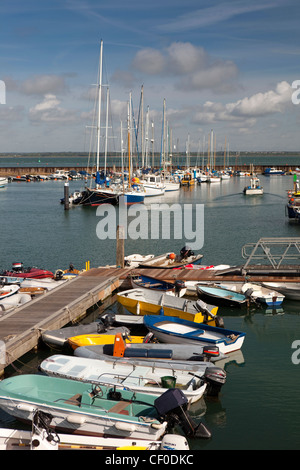 Royaume-uni, Angleterre, île de Wight, Yarmouth Port de plaisance, bateaux amarrés dans le port Banque D'Images