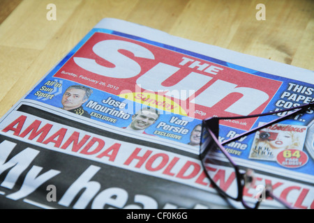 La première édition du Sunday Sun news paper publié le 26 février 2012. Banque D'Images